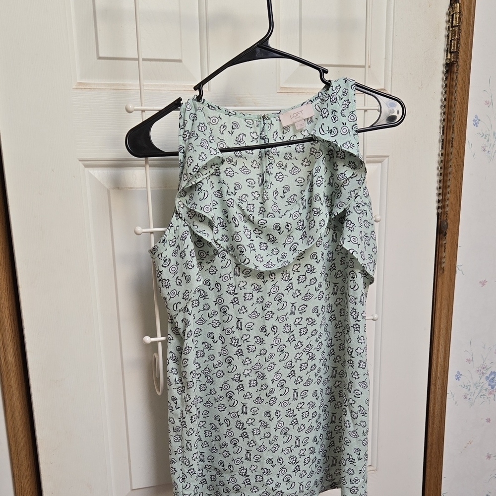 LOFT Floral Sleeveless Blouse